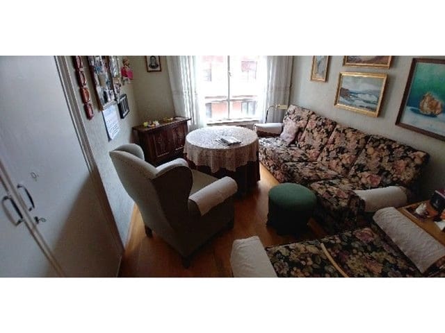 4 bedroom Apartment for sale in Palencia city - € 250,000 (Ref: 3835998)