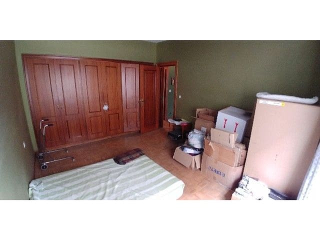 4 bedroom Apartment for sale in Palencia city - € 250,000 (Ref: 3835998)