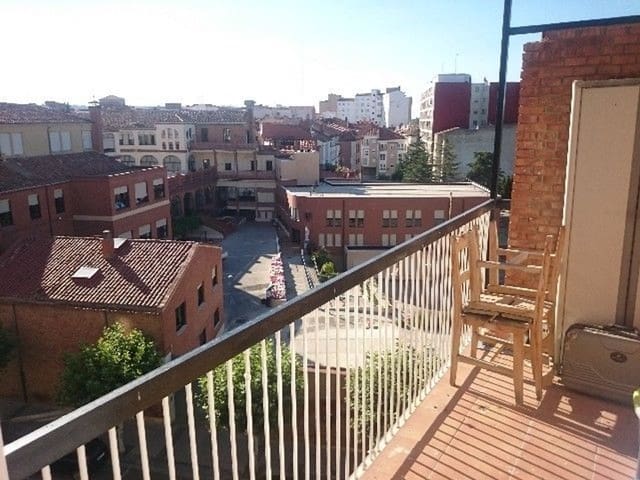 2 makuuhuone Huoneisto myytävänä paikassa Palencia kaupunki - 139 000 € (Ref: 3850728)