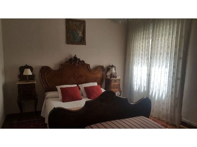 5 bedroom Apartment for sale in Palencia city - € 430,000 (Ref: 4222107)