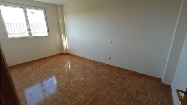 3 bedroom Apartment for sale in Palencia city - € 140,000 (Ref: 4392723)