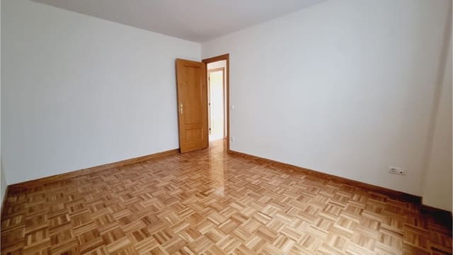 3 bedroom Apartment for sale in Palencia city - € 140,000 (Ref: 4392723)