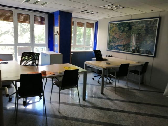 Kantoor te koop in Palencia stad - € 190.000 (Ref: 4701348)