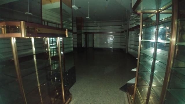 Erhverv til leje i Palencia by - € 2.800 (Ref: 5620555)