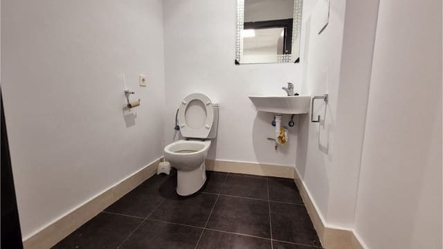 Erhverv til leje i Palencia by - € 350 (Ref: 6093675)