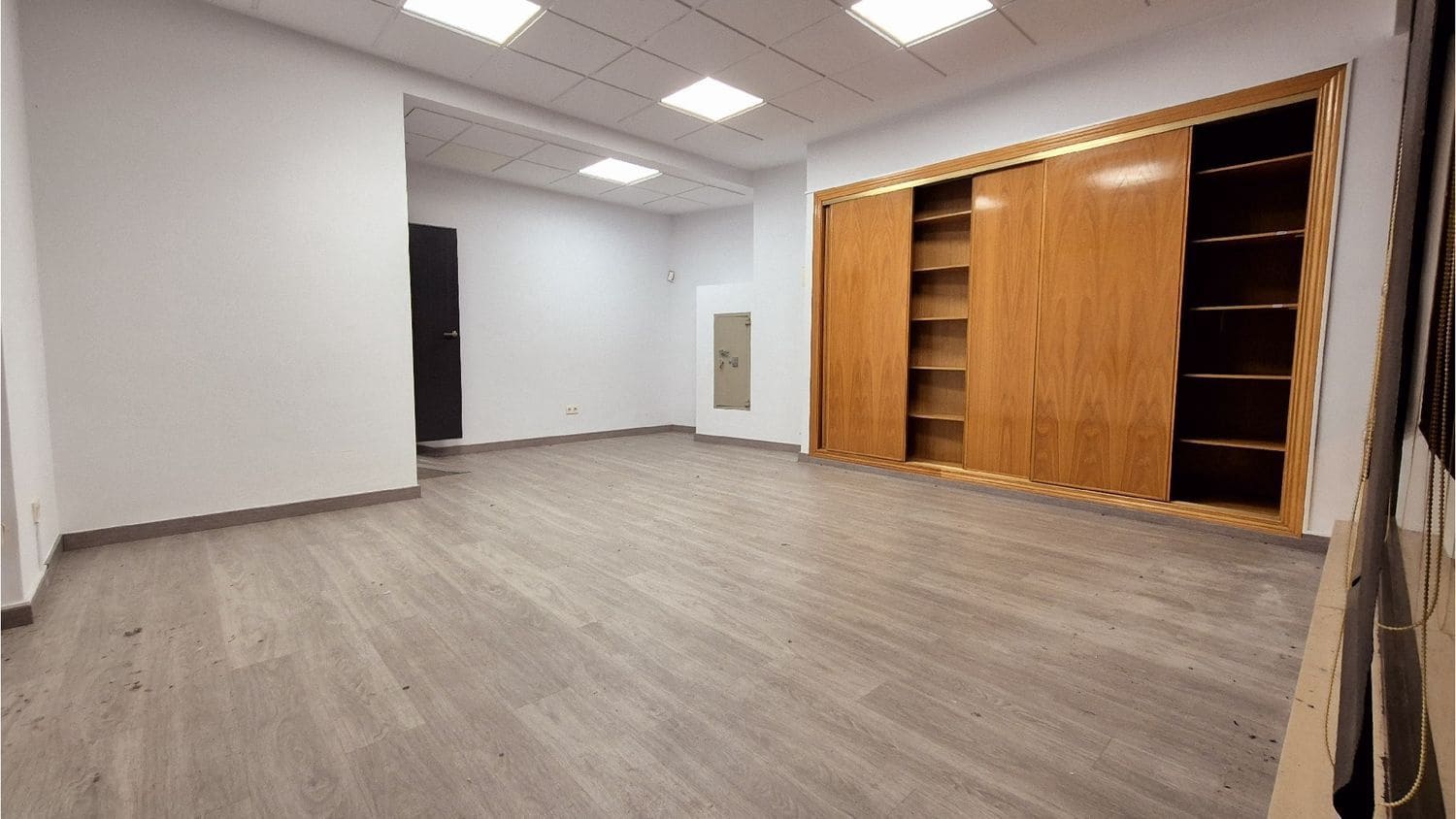 Kaupallinen vuokrattavana paikassa Palencia kaupunki - 350 € (Ref: 6093675)