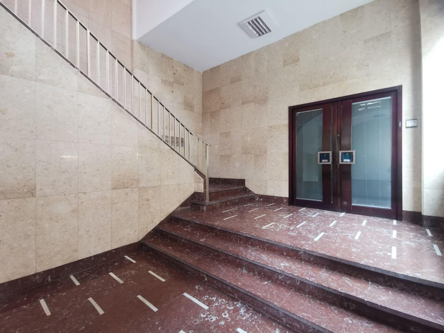 Office for rent in Palencia city - € 600 (Ref: 6093711)