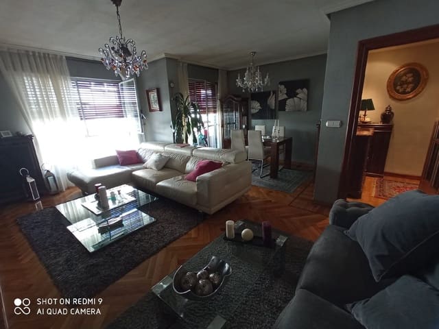 4 bedroom Apartment for sale in Palencia city - € 220,000 (Ref: 6420789)