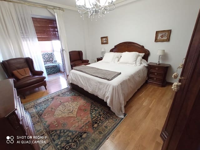 4 bedroom Apartment for sale in Palencia city - € 220,000 (Ref: 6420789)