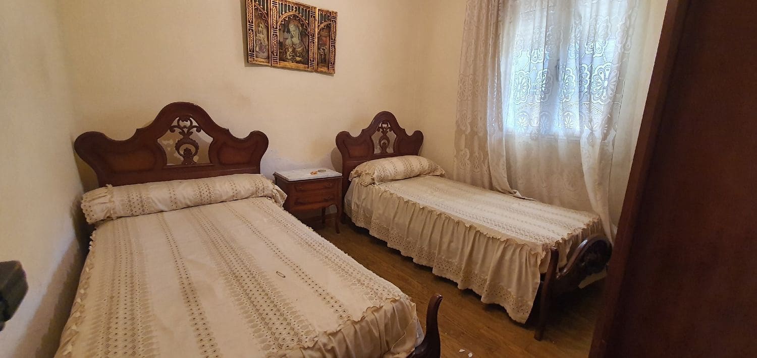 3 soveværelse Byhus til salg i Grijota - € 37.500 (Ref: 6906654)