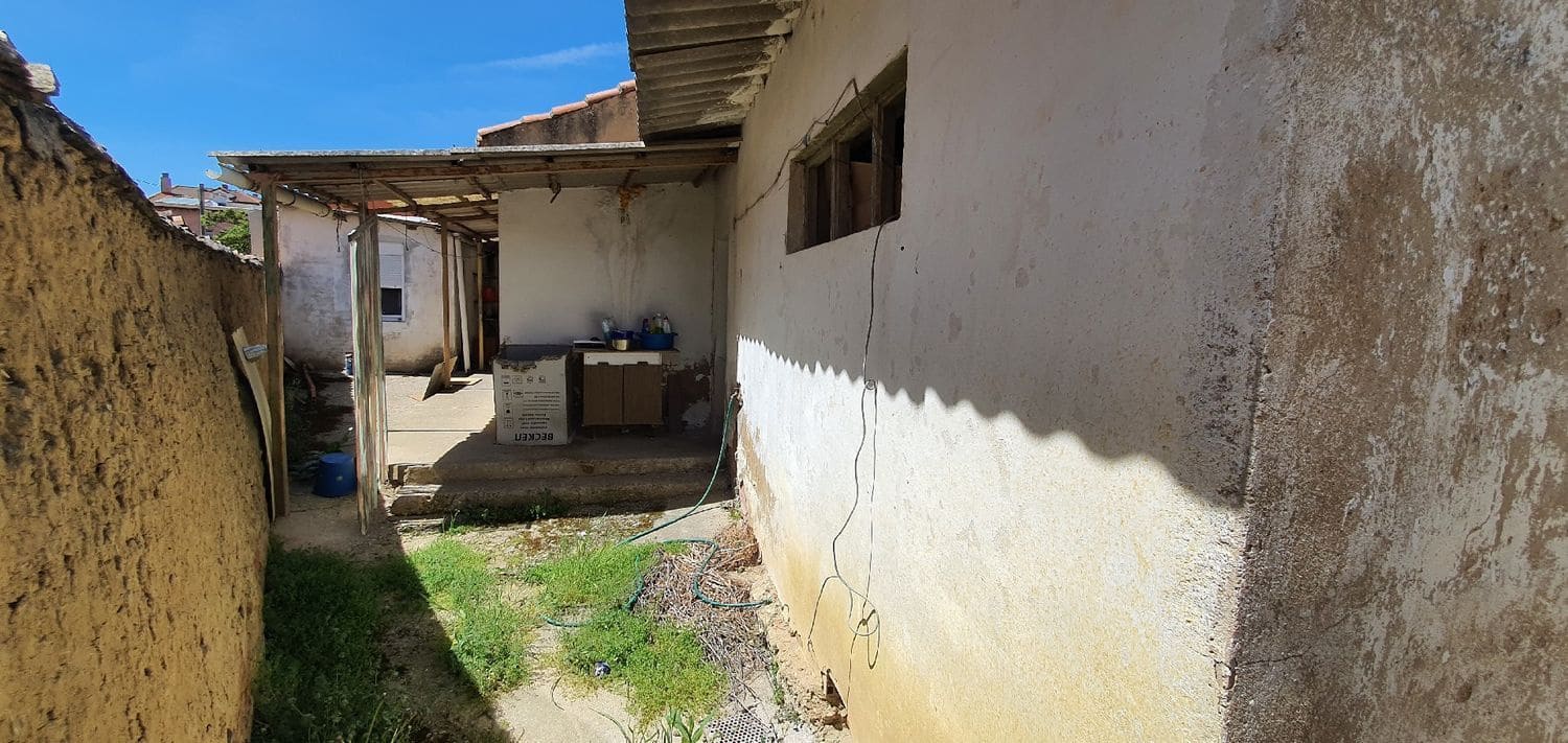 3 soveværelse Byhus til salg i Grijota - € 37.500 (Ref: 6906654)