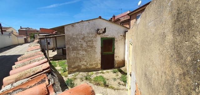 3 bedroom Townhouse for sale in Grijota - € 37,500 (Ref: 6906654)