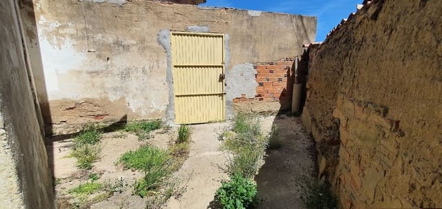 3 bedroom Townhouse for sale in Grijota - € 37,500 (Ref: 6906654)