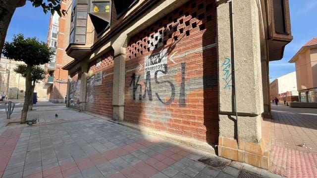 Erhverv til salg i Palencia by - € 130.000 (Ref: 6906668)