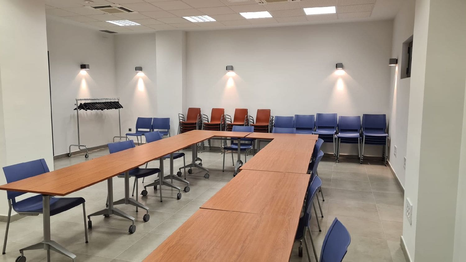 Erhverv til leje i Palencia by - € 1.000 (Ref: 6906671)