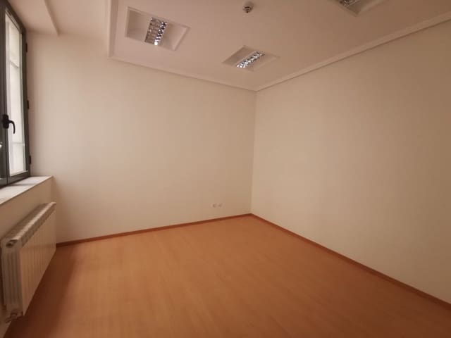 Biuro na sprzedaż w Miasto Palencia - 148 700 € (Ref: 6906673)