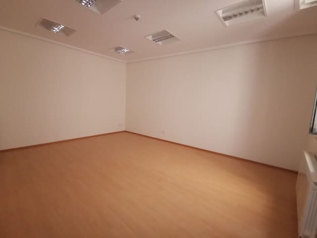 Biuro na sprzedaż w Miasto Palencia - 148 700 € (Ref: 6906673)