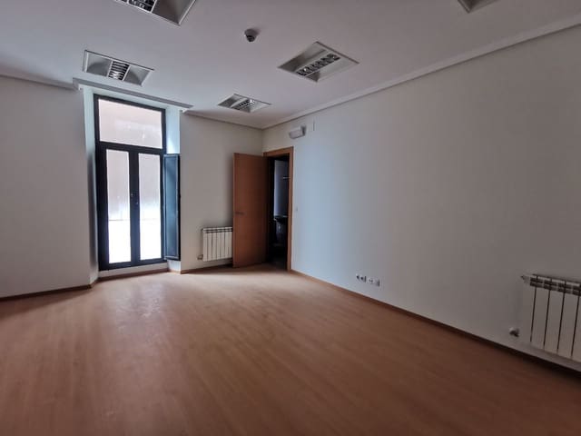 Kantoor te koop in Palencia stad - € 148.600 (Ref: 6906694)