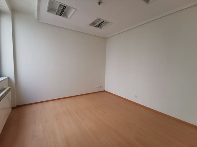 Office for rent in Palencia city - € 400 (Ref: 7859480)