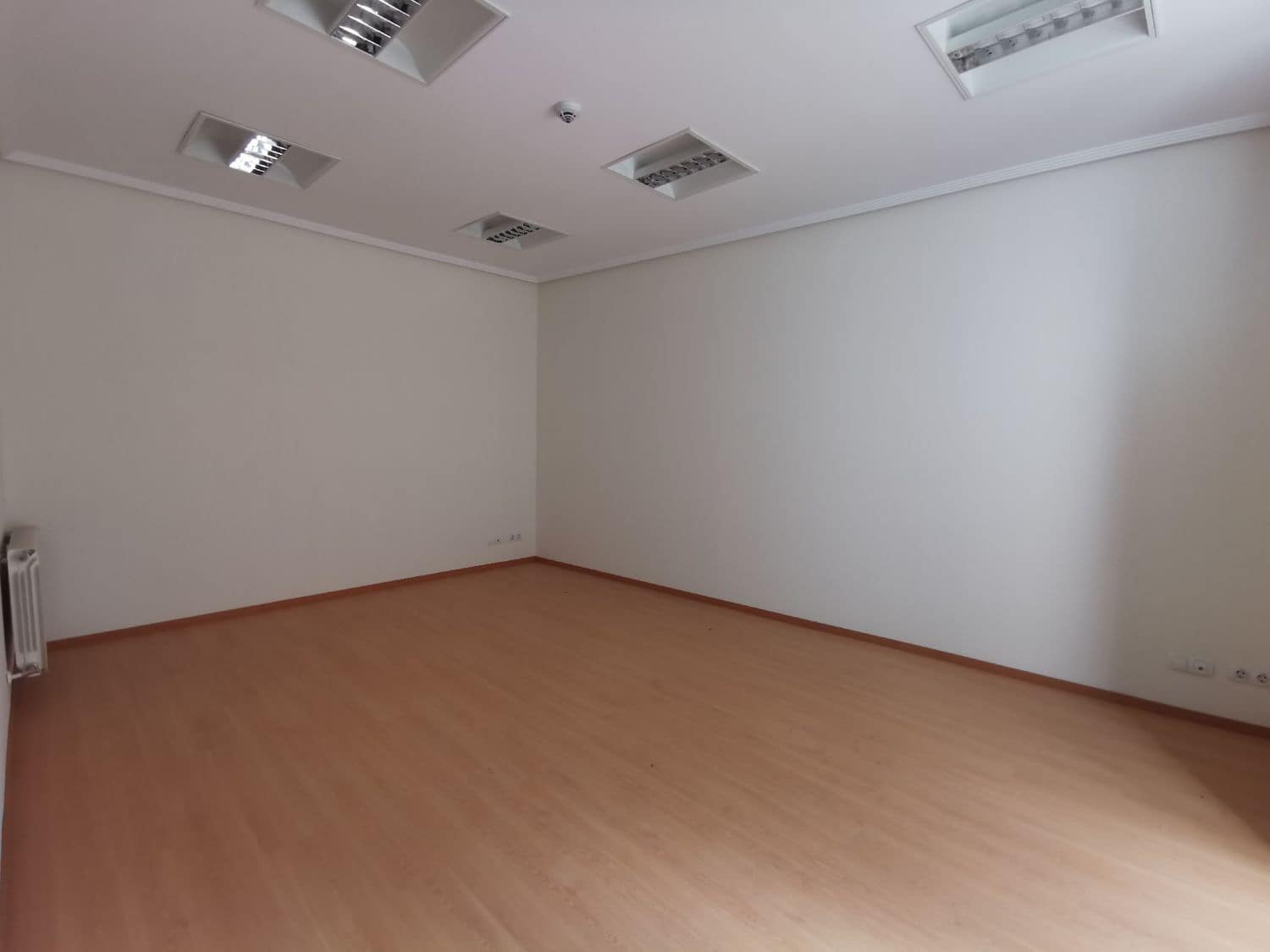 Biuro do wynajęcia w Miasto Palencia - 400 € (Ref: 7859480)