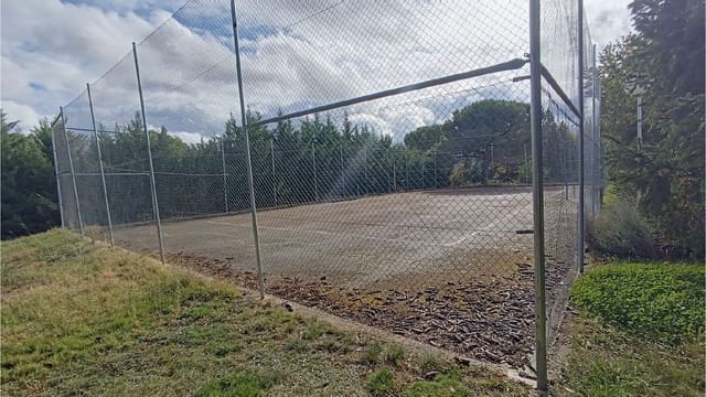 3 bedroom Villa for sale in Palencia city - € 250,000 (Ref: 7859490)