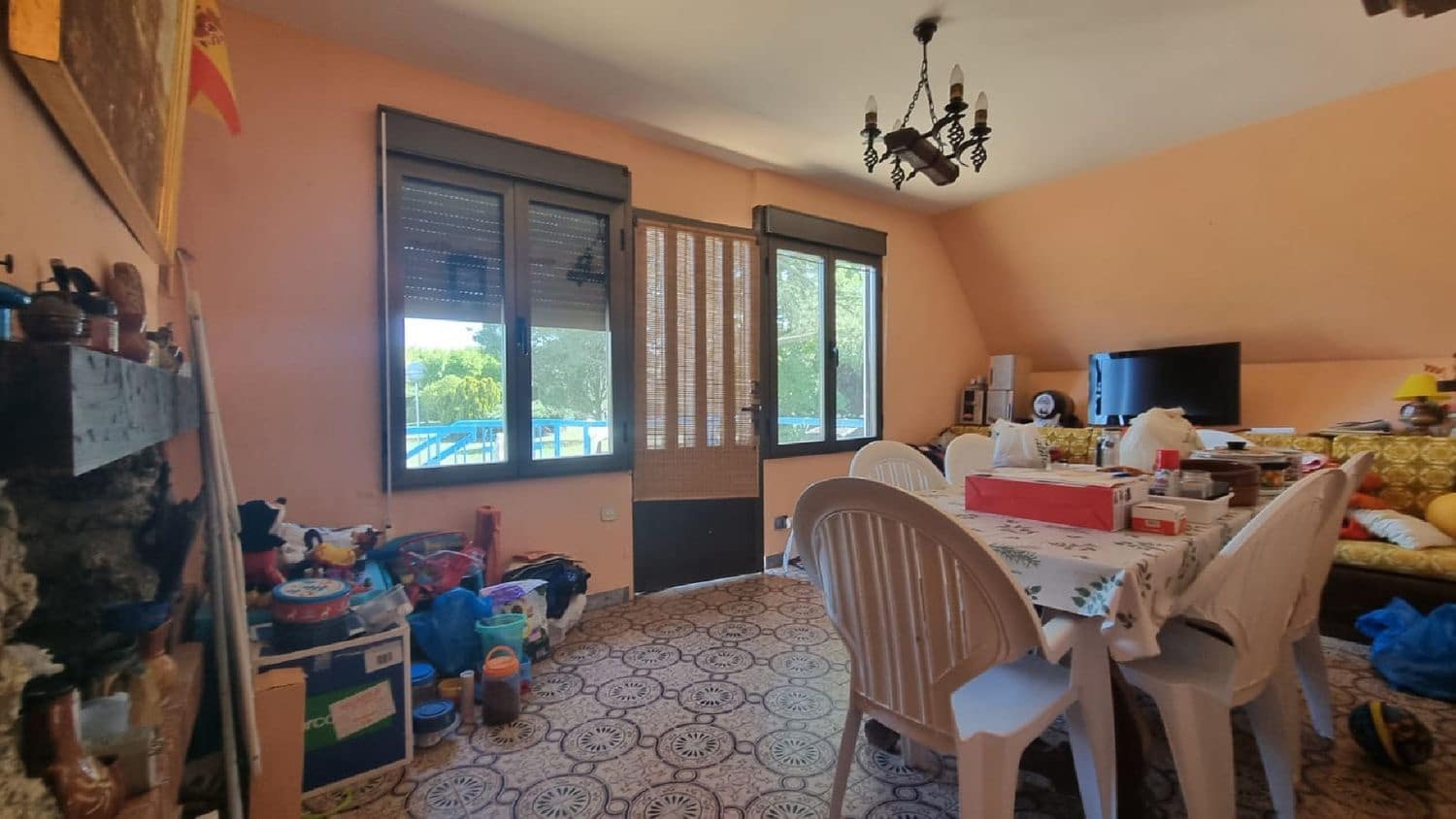 Villa til salgs i Palencia by - € 250 000 (Ref: 7859490)