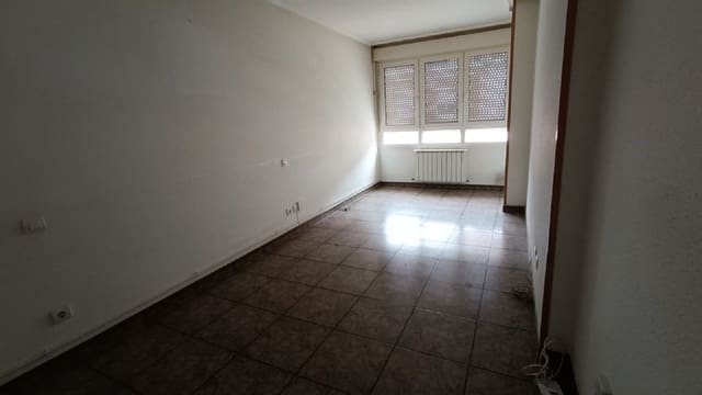 4 bedroom Apartment for sale in Palencia city - € 183,000 (Ref: 7859497)