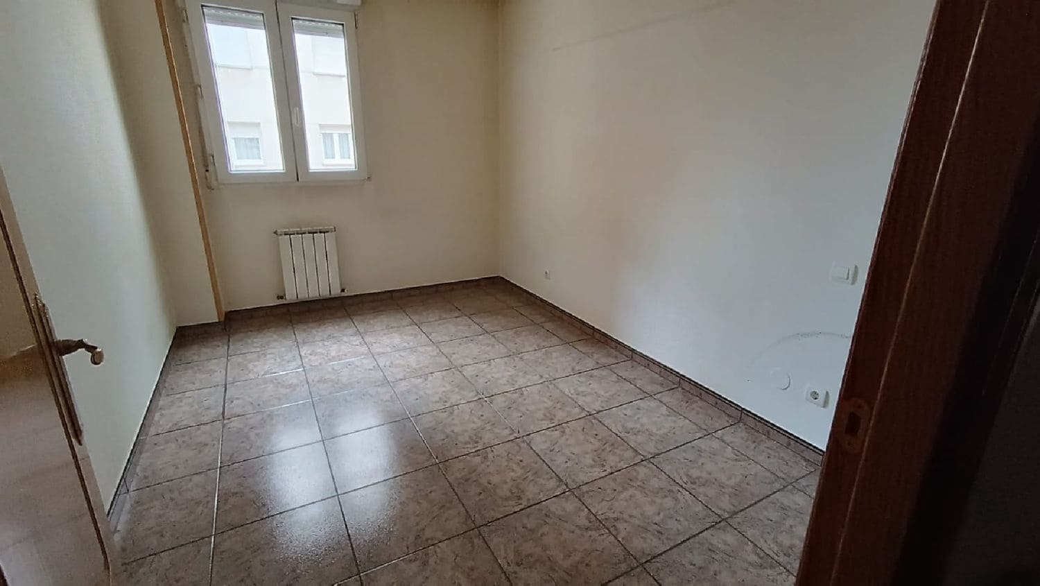 4 bedroom Apartment for sale in Palencia city - € 183,000 (Ref: 7859497)