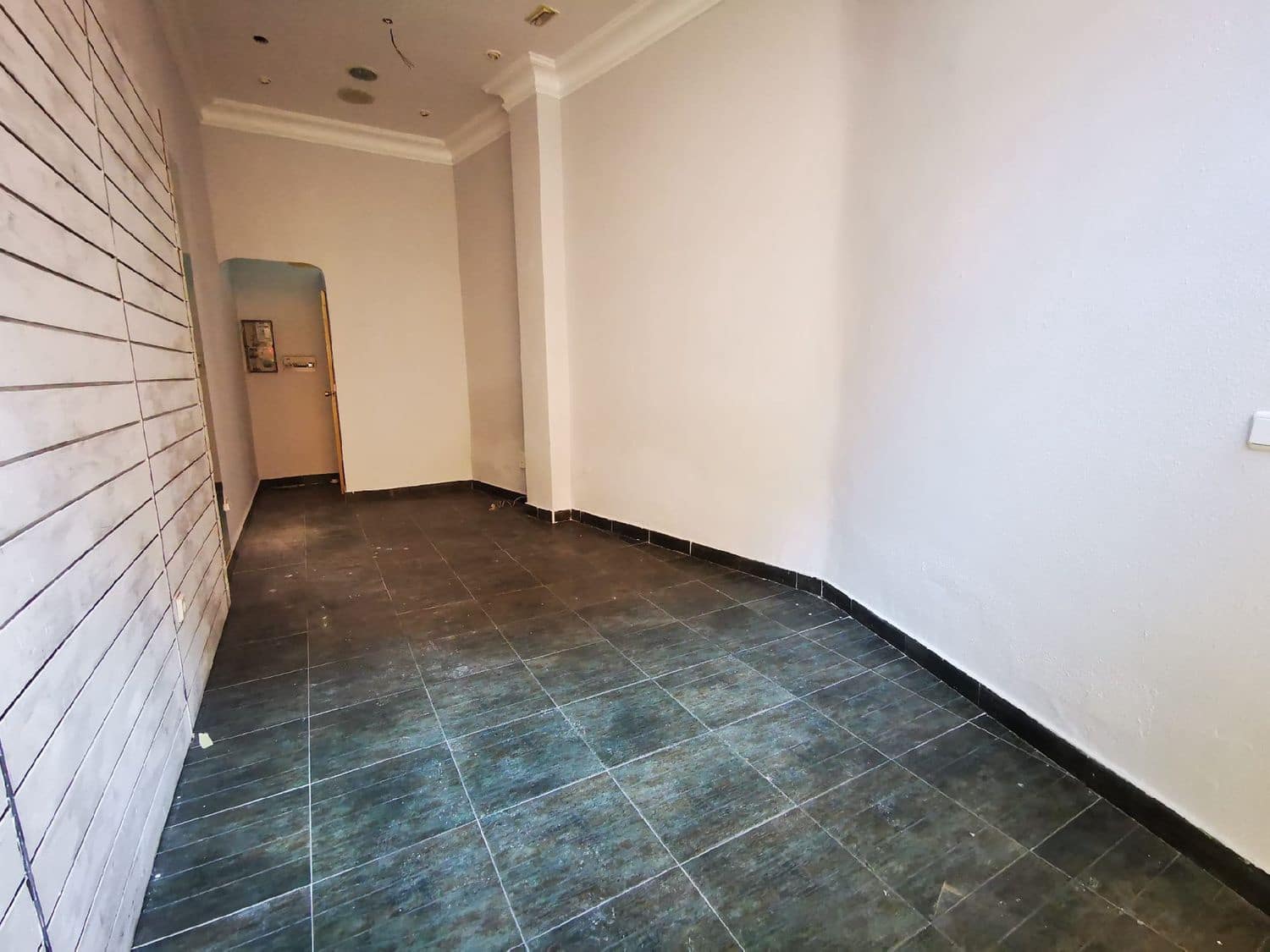 Commercial for rent in Palencia city - € 400 (Ref: 7859513)