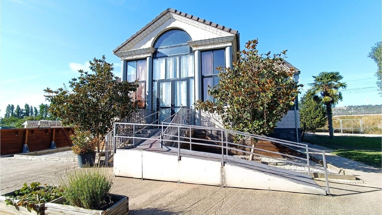 4 soveværelse Virksomhed til salg i Palencia by - € 415.000 (Ref: 7859526)