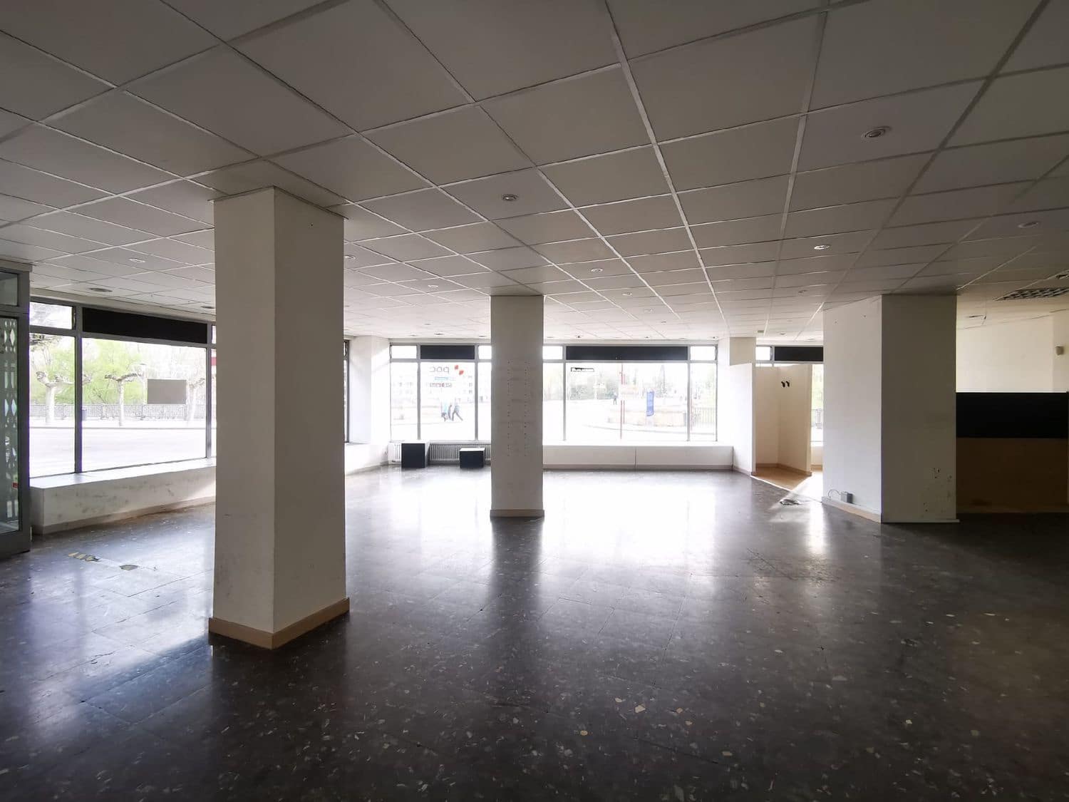 Kaupallinen vuokrattavana paikassa Palencia kaupunki - 700 € (Ref: 7859535)