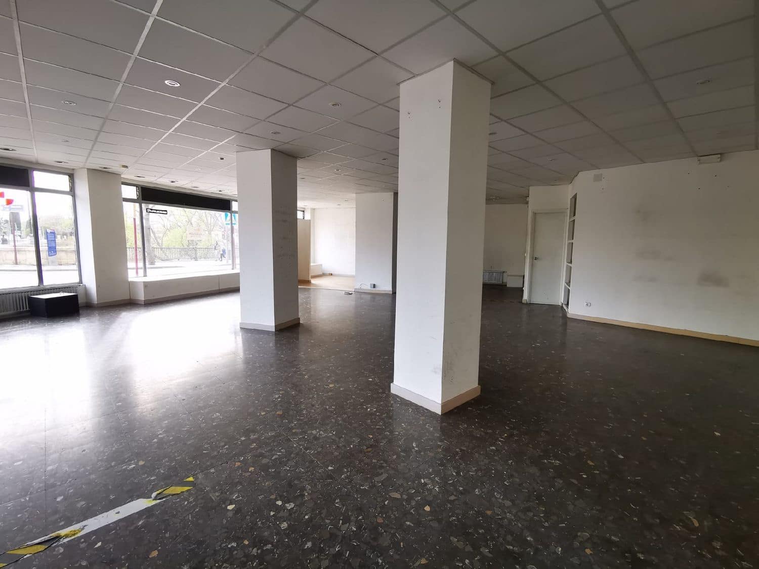 Kaupallinen vuokrattavana paikassa Palencia kaupunki - 700 € (Ref: 7859535)