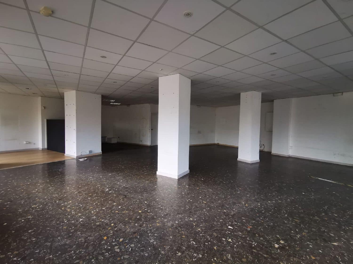 Kaupallinen vuokrattavana paikassa Palencia kaupunki - 700 € (Ref: 7859535)