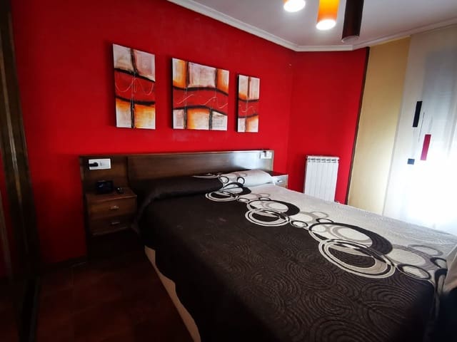 3 bedroom Townhouse for sale in Venta de Baños - € 180,000 (Ref: 7859594)