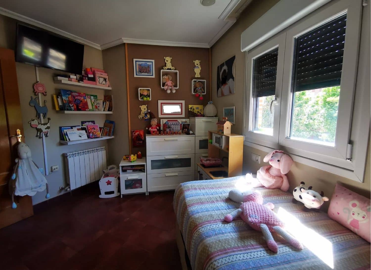 Villa for sale in Venta de Banos - € 180,000 (Ref: 7859594)