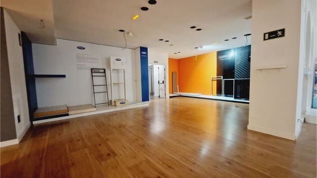 Komercyjne do wynajęcia w Miasto Palencia - 2 850 € (Ref: 7859601)