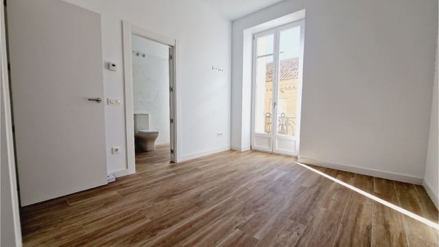 3 soveværelse Lejlighed til salg i Palencia by med garage - € 410.000 (Ref: 7859605)