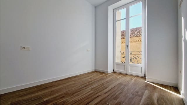 3 soveværelse Lejlighed til salg i Palencia by med garage - € 410.000 (Ref: 7859605)