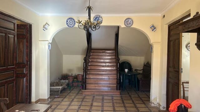 7 bedroom Villa for sale in Valle del Retortillo with garage - € 120,000 (Ref: 7859623)