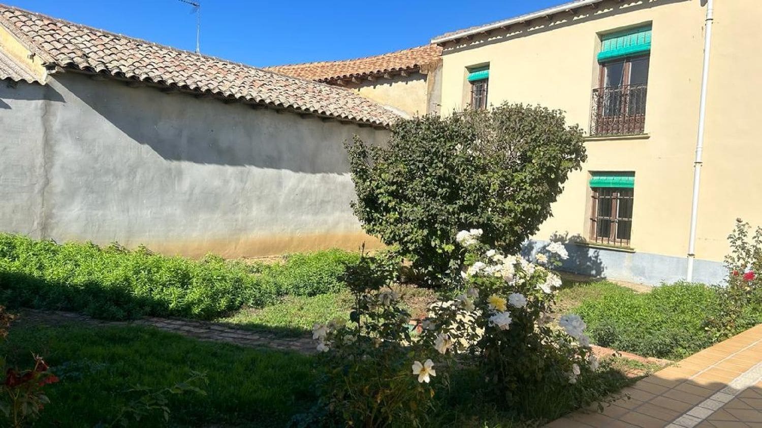 7 bedroom Villa for sale in Valle del Retortillo with garage - € 120,000 (Ref: 7859623)