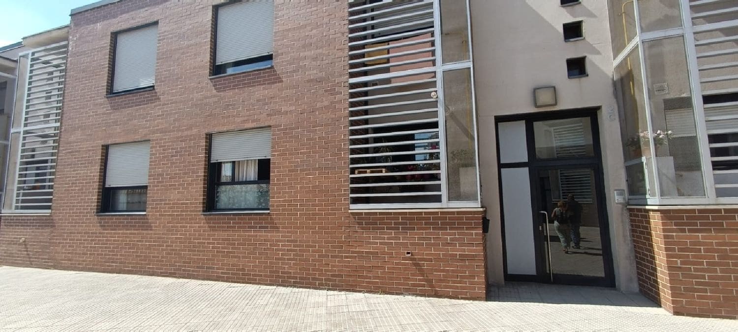 3 bedroom Apartment for sale in Venta de Banos with garage - € 98,000 (Ref: 7859635)