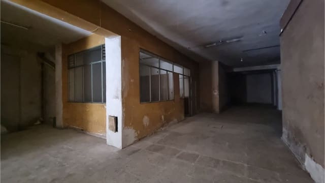 Commercial for sale in Palencia city - € 75,000 (Ref: 8693884)