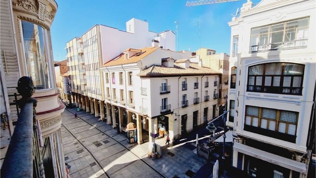 3 bedroom Apartment for sale in Palencia city - € 395,000 (Ref: 9115721)