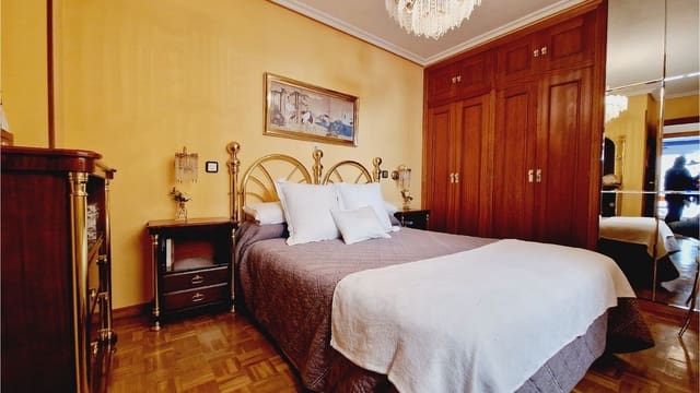 4 bedroom Apartment for sale in Palencia city - € 244,000 (Ref: 9115734)