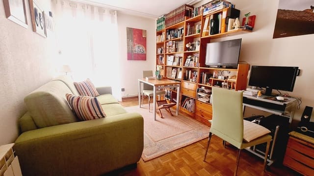 4 bedroom Apartment for sale in Palencia city - € 244,000 (Ref: 9115734)