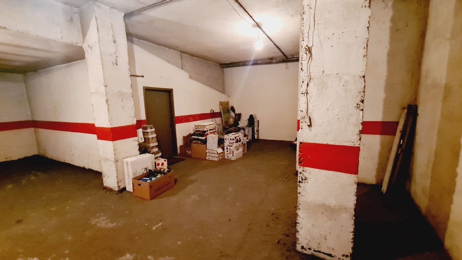 Garage til salg i Palencia by - € 75.000 (Ref: 9115747)