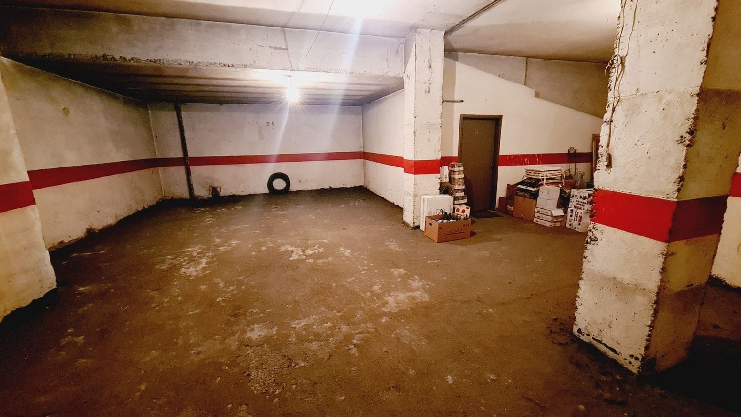 Garage til salg i Palencia by - € 75.000 (Ref: 9115747)