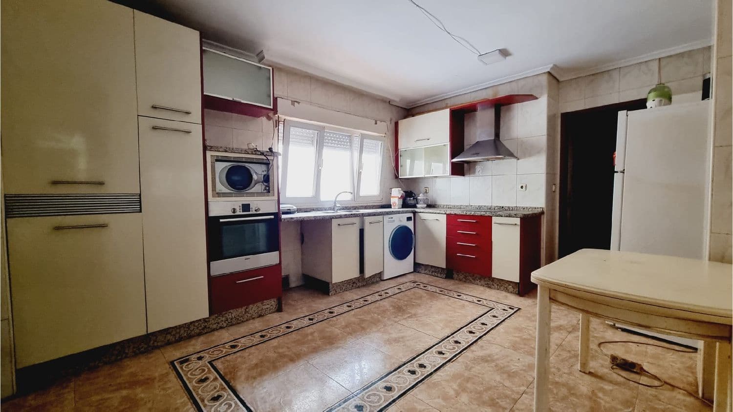 4 bedroom Apartment for sale in Palencia city with garage - € 210,000 (Ref: 9115749)