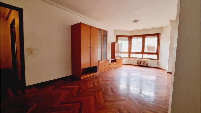 4 soveværelse Lejlighed til salg i Palencia by med garage - € 210.000 (Ref: 9115749)