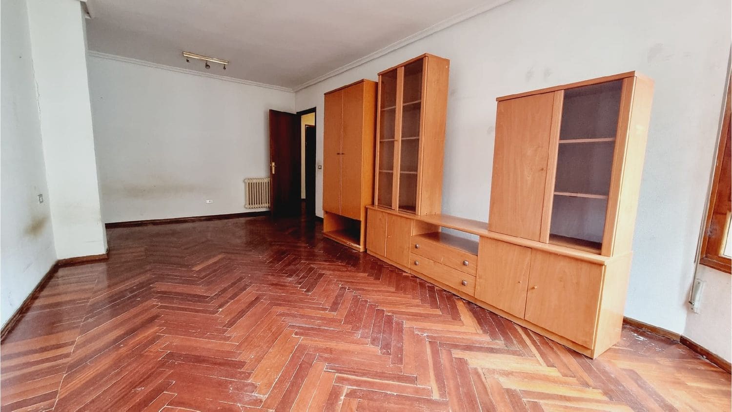 4 bedroom Apartment for sale in Palencia city with garage - € 210,000 (Ref: 9115749)